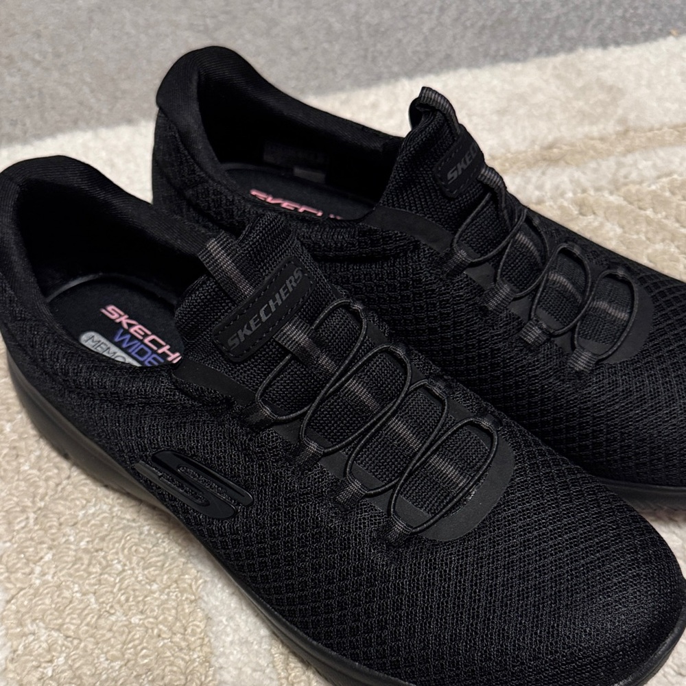 Skechers Women's Black Athletic Shoes